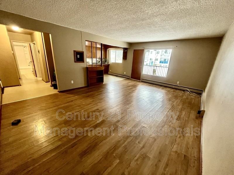 11610-124 Street Nw #201 - Photo 7 of 16