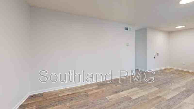 605 Lake Rd - Photo 4 of 15