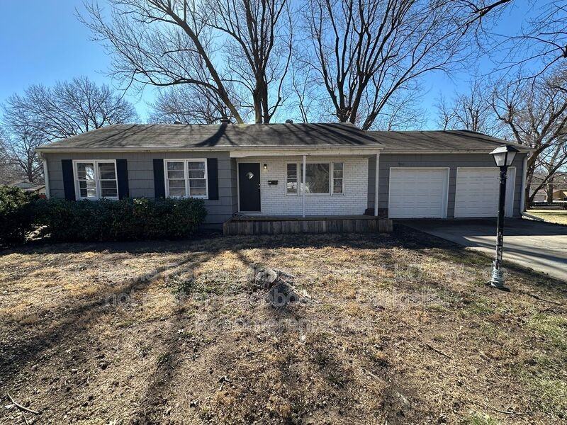 9801 E 81st Ter - Photo 2 of 37