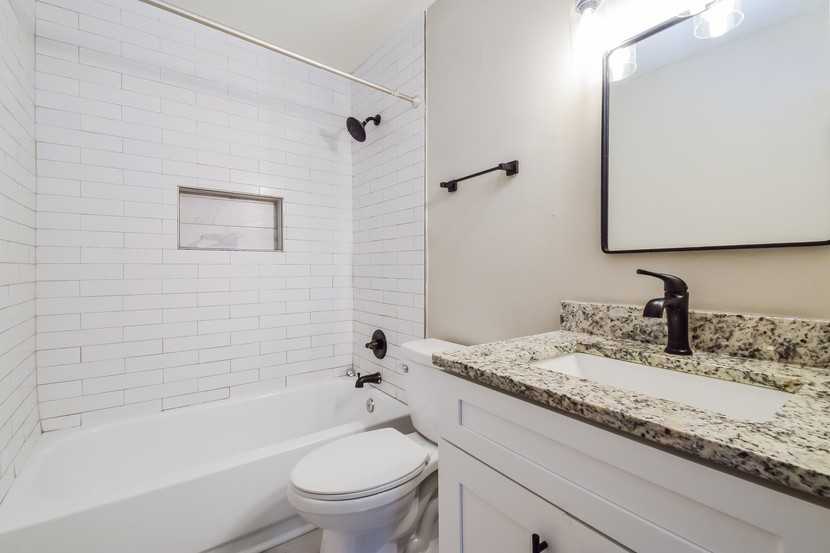 407 Angier Ave Ne #202 - Photo 5 of 8