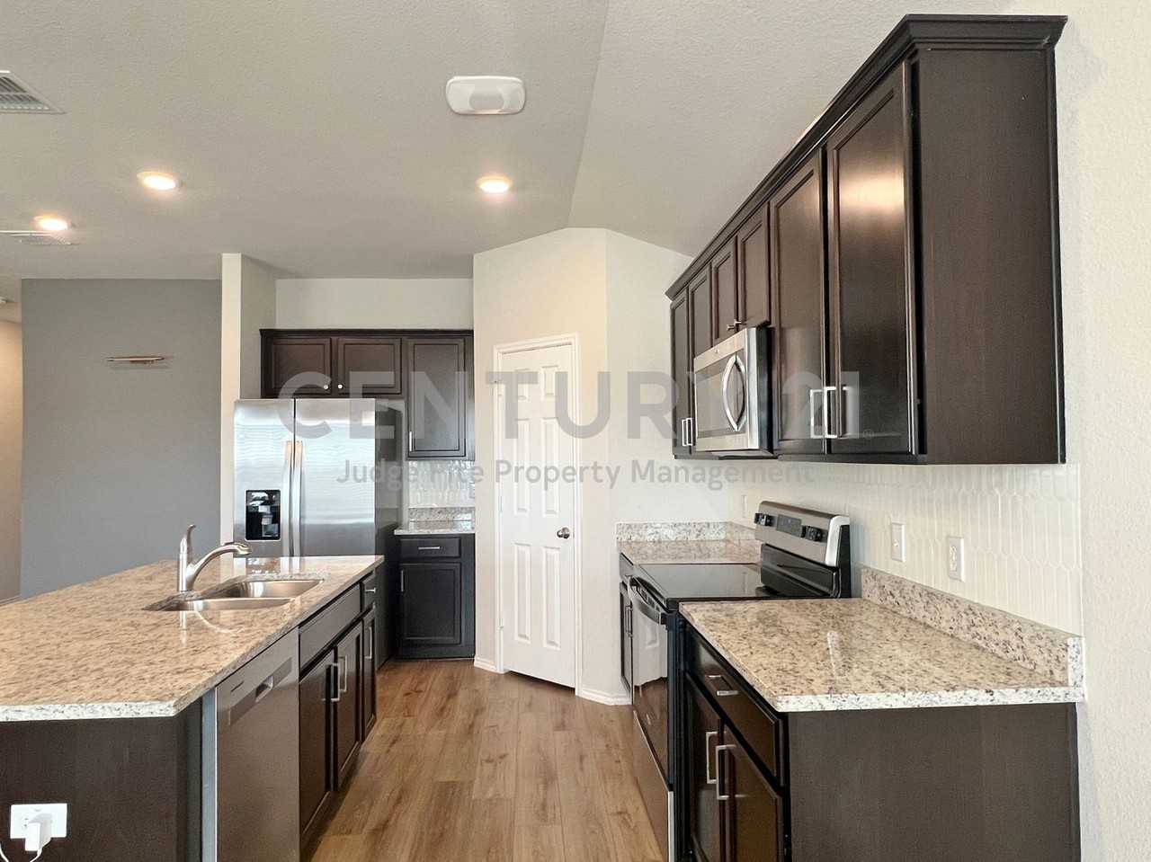 3333 Brosnan Rd - Photo 3 of 11