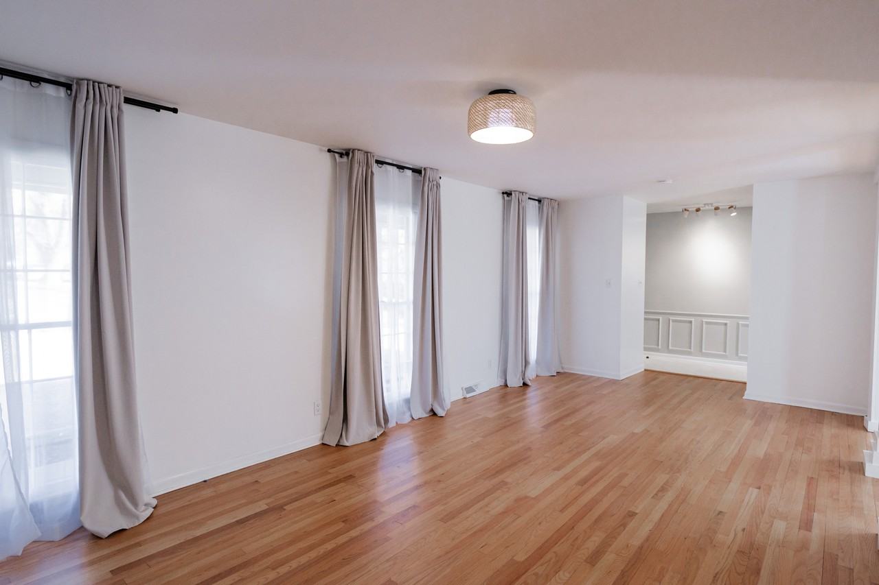 607 Hillmont St Nw #607 - Photo 2 of 9