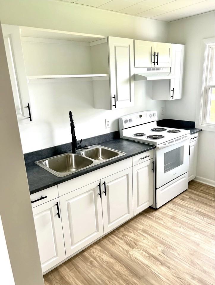 115 High St #C - Photo 2 of 9