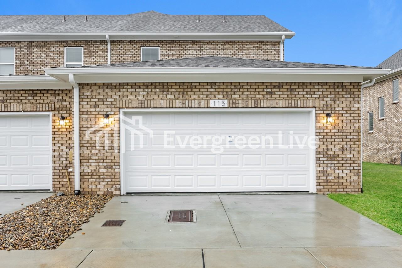 115 Leggo Ave - Photo 2 of 13