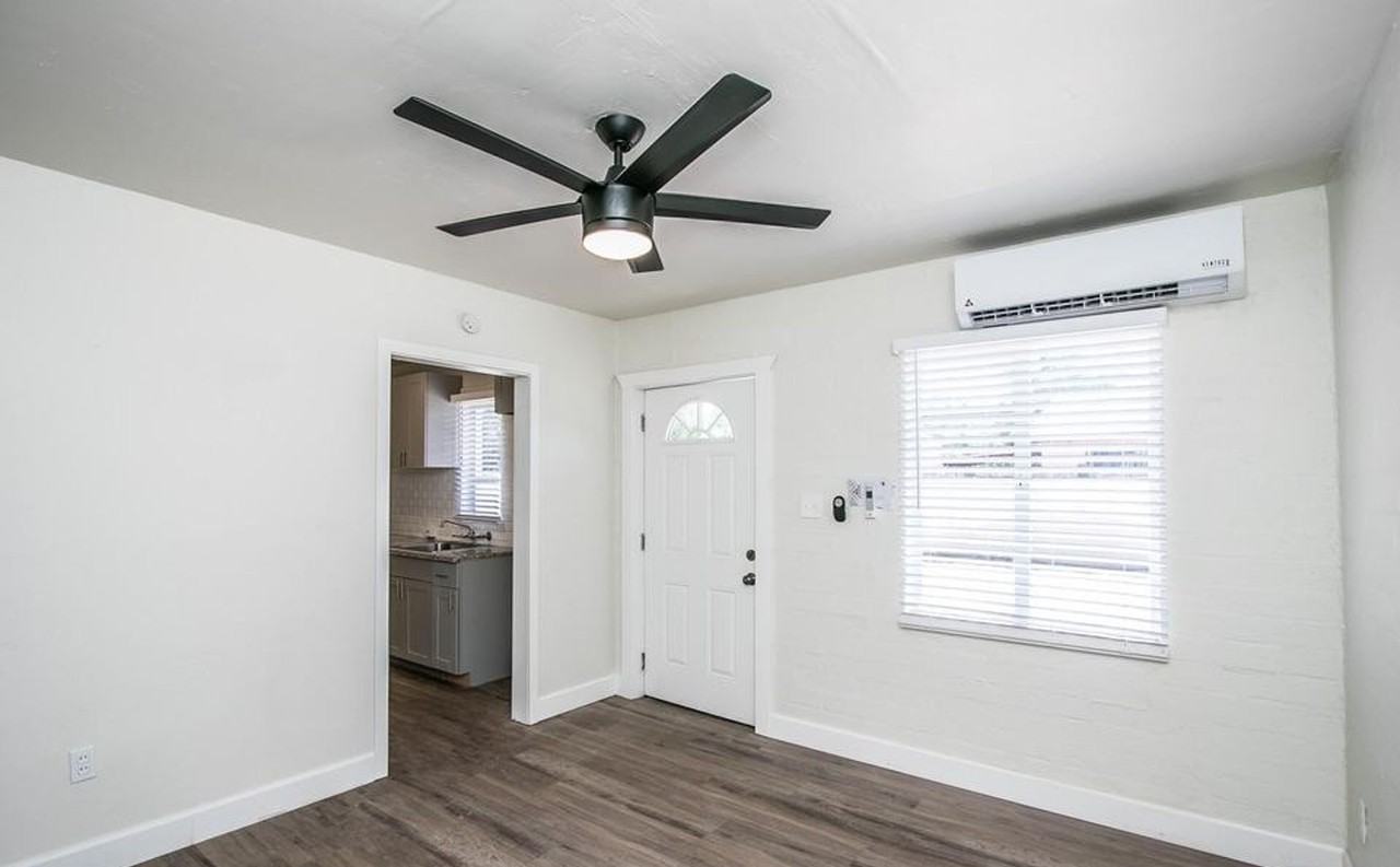 425 N 17th Dr #2 - Photo 2 of 10