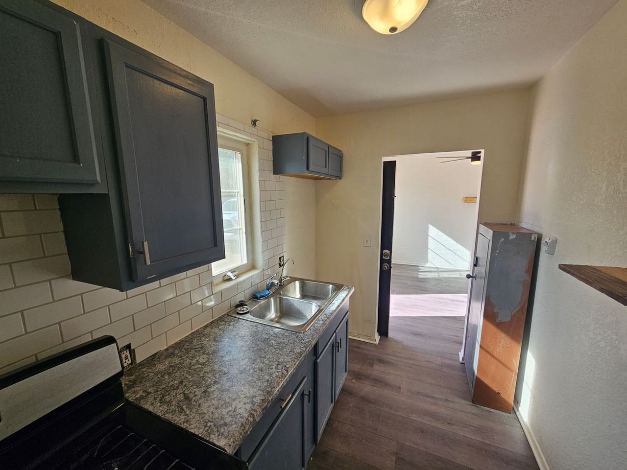 425 N 17th Dr #2 - Photo 7 of 10