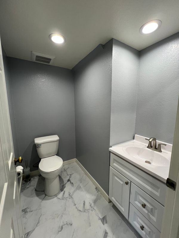 7639 Kester Ave ##5 - Photo 6 of 9