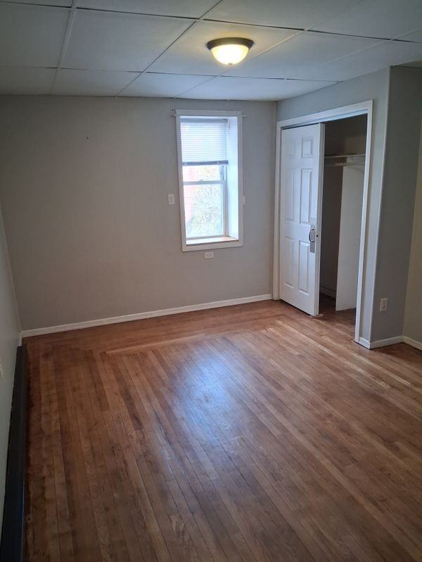 909 Mahantongo St - Photo 4 of 12