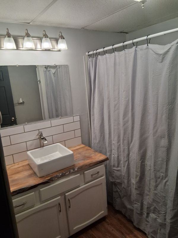 909 Mahantongo St - Photo 7 of 12