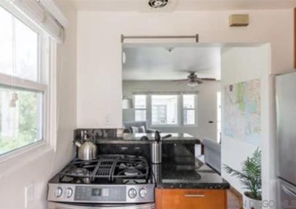 1859 31st St - Photo 2 of 10