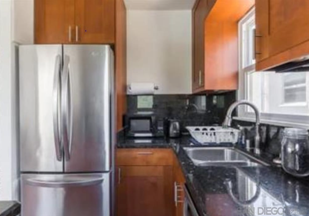 1859 31st St - Photo 5 of 10