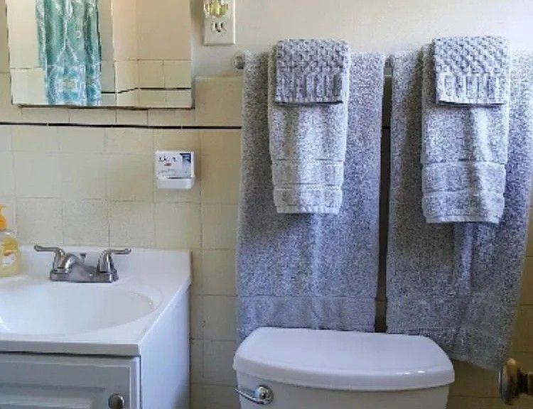 1857 1/2 31st St - Photo 2 of 5