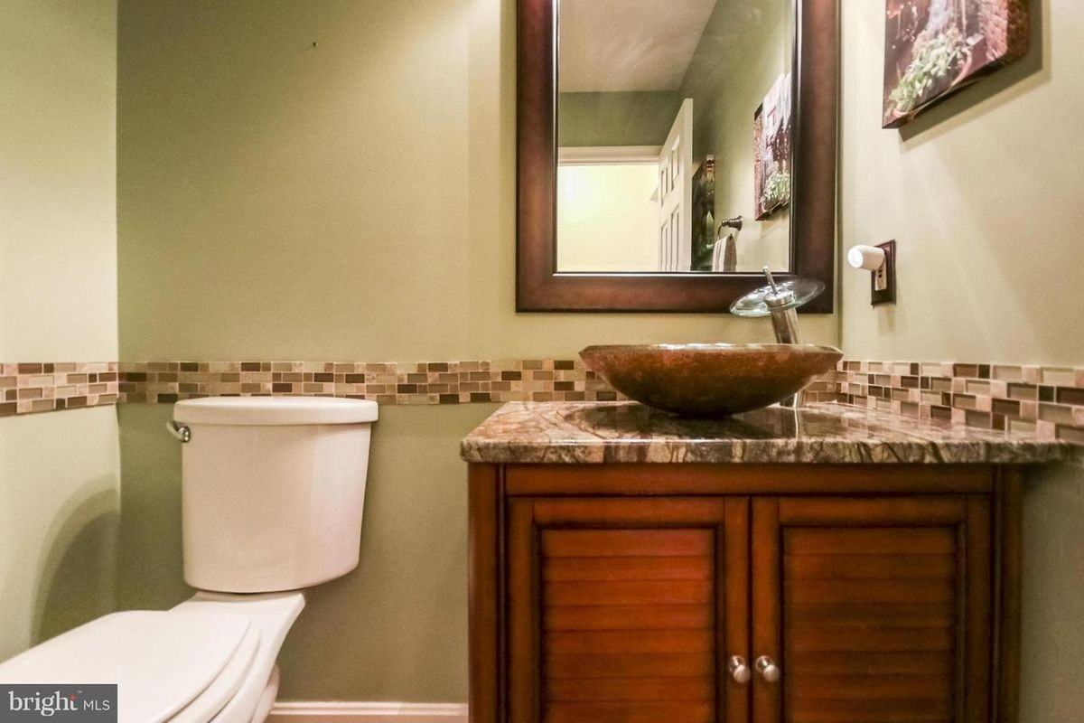 14 Meade Ct - Photo 3 of 5