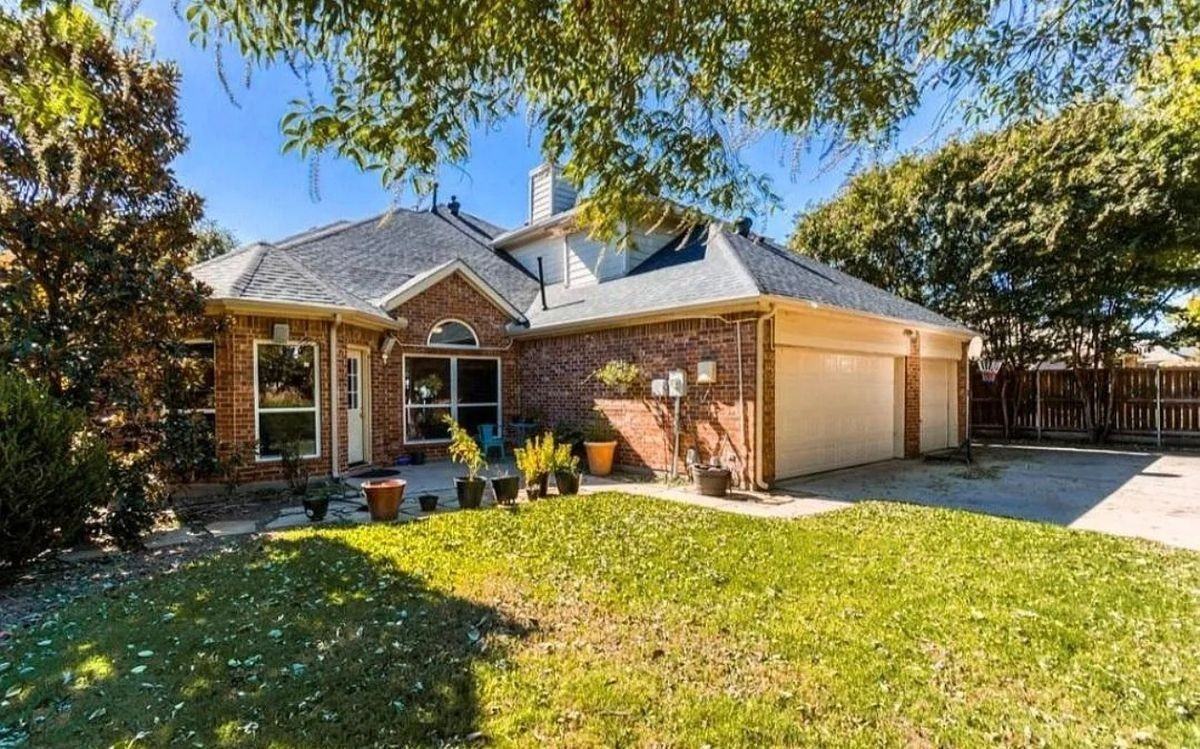 2708 Meadow Glen Dr - Photo 3 of 24