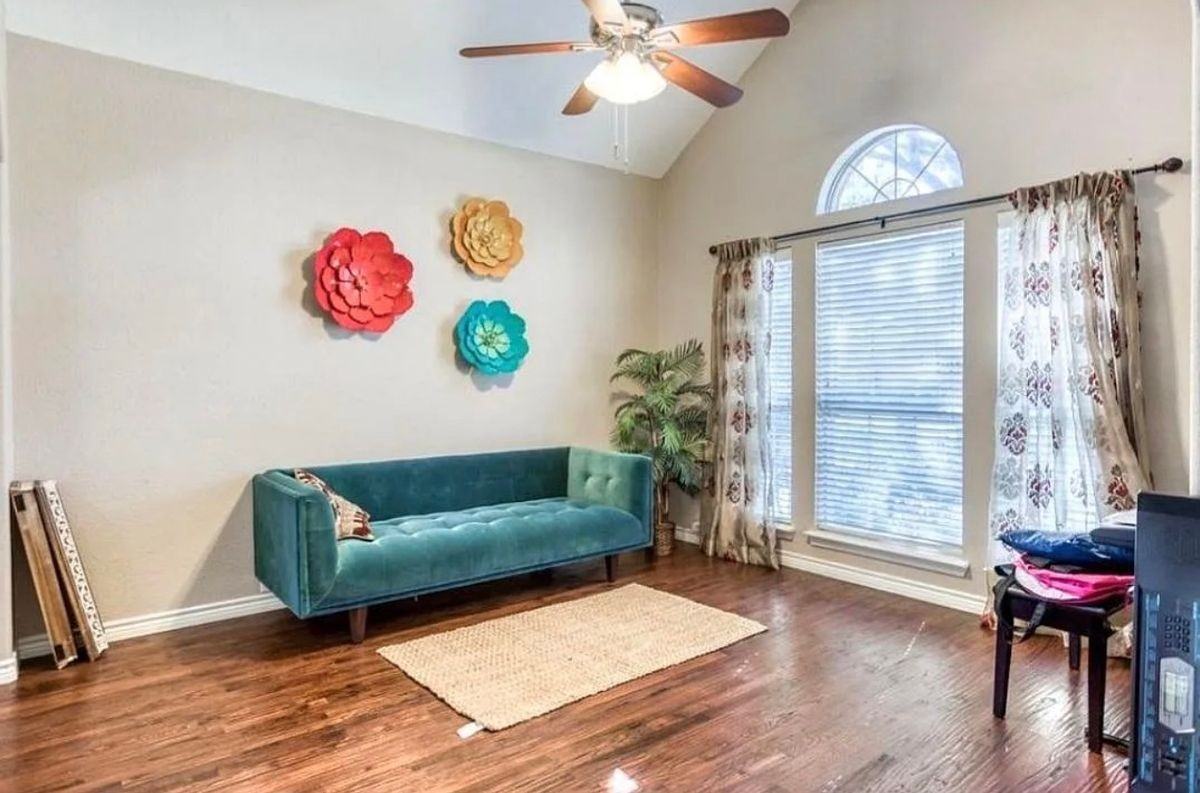 2708 Meadow Glen Dr - Photo 5 of 24