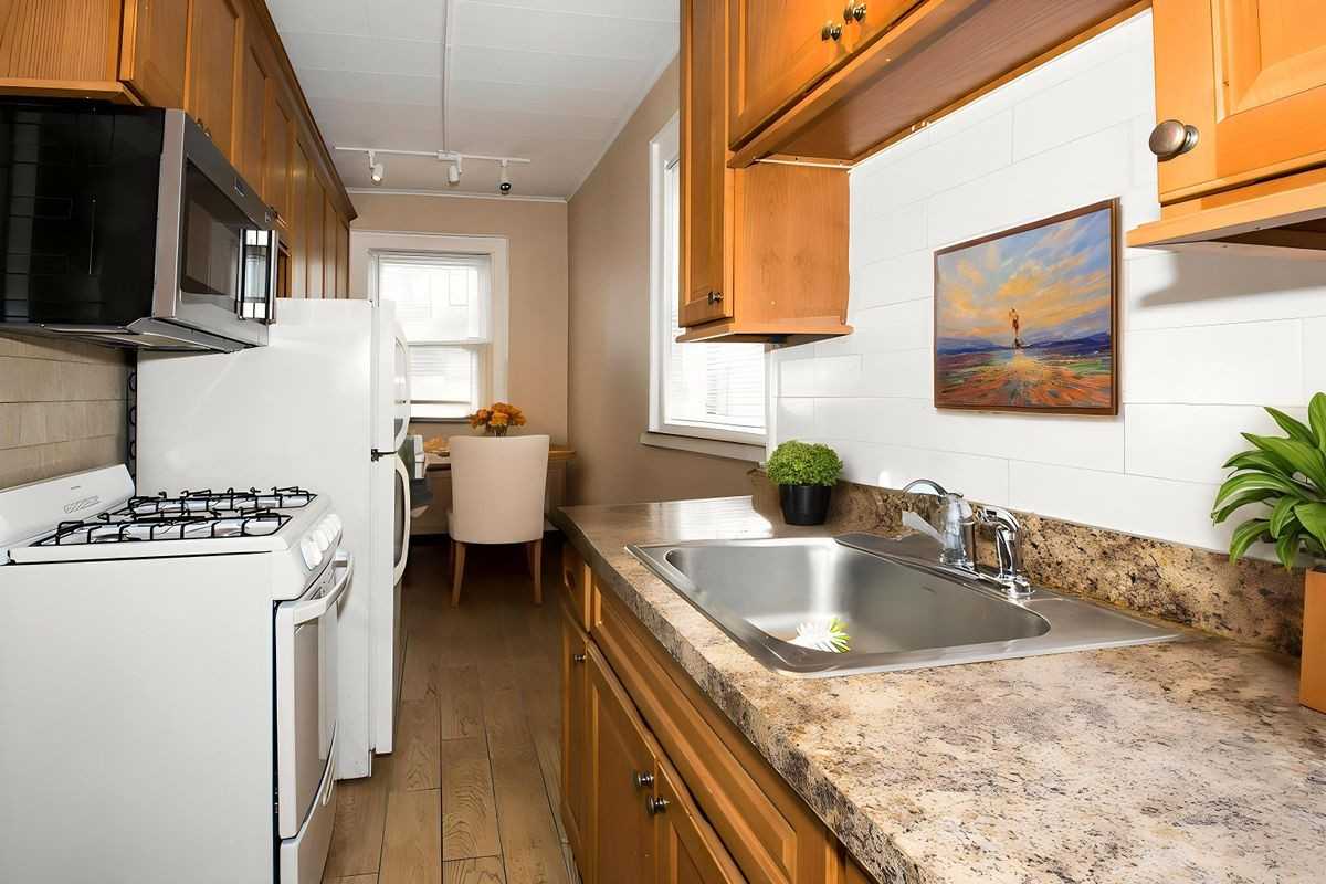 439 Willow Ave ##3 - Photo 2 of 7