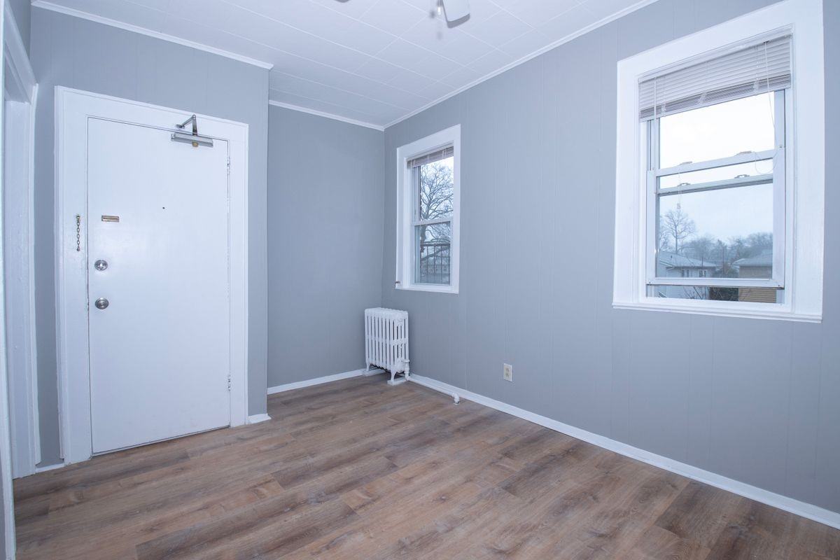 439 Willow Ave ##3 - Photo 3 of 7