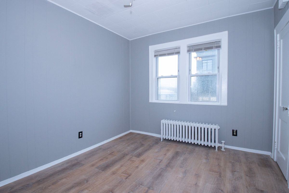 439 Willow Ave ##3 - Photo 4 of 7