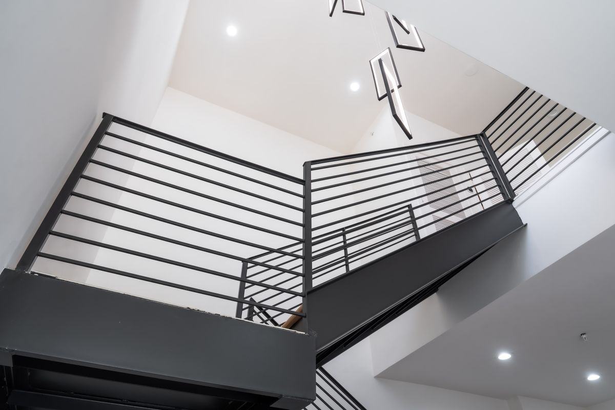 5614 Larkin St - Photo 3 of 3