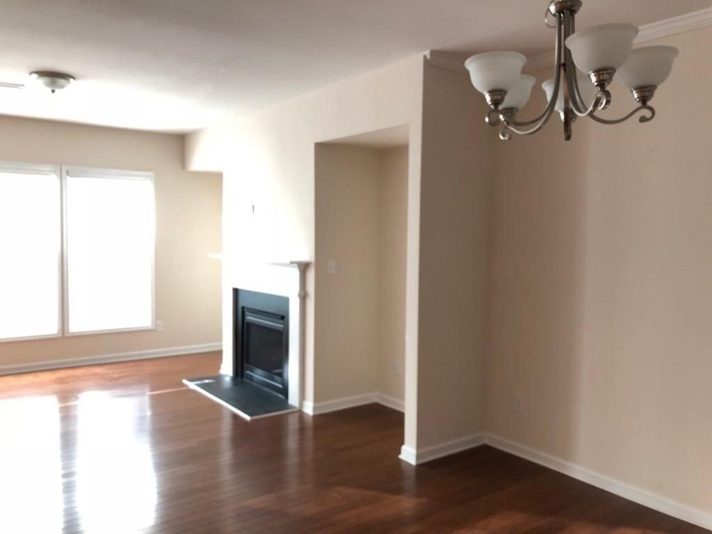 2100 Greencrest Cir - Photo 5 of 21