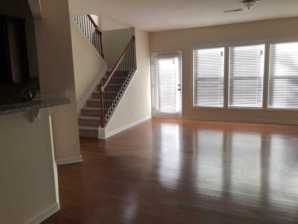 2100 Greencrest Cir - Photo 7 of 21