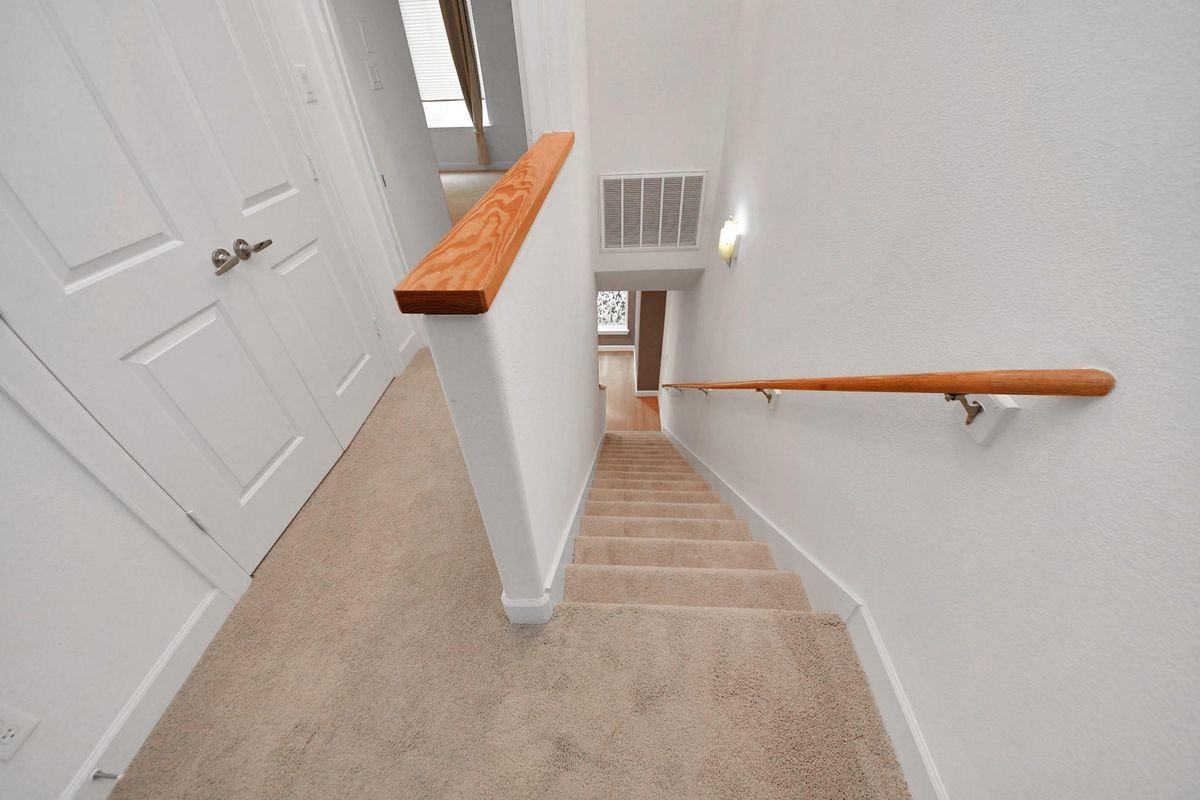 1403 Delano St ##6 - Photo 3 of 39