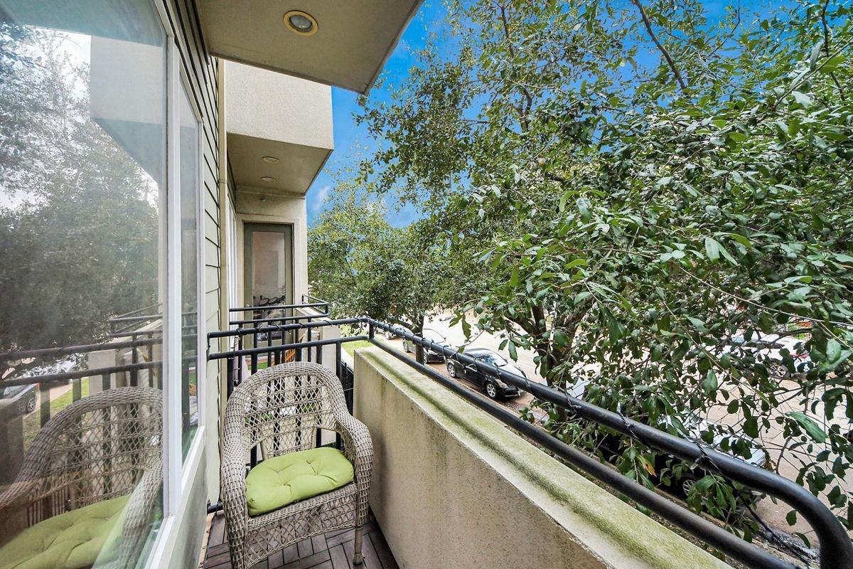 1403 Delano St ##6 - Photo 4 of 39