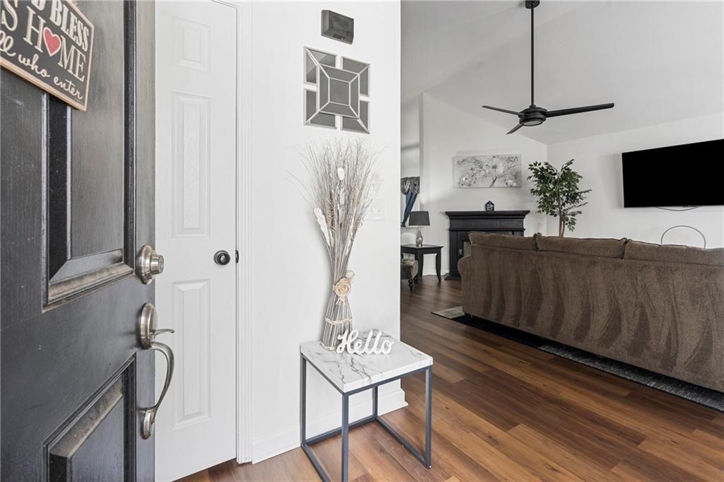 4909 Truitt Ln - Photo 2 of 35