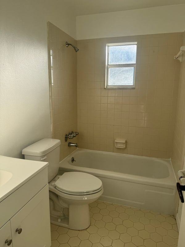 1442 E 1st Ave - Photo 7 of 10
