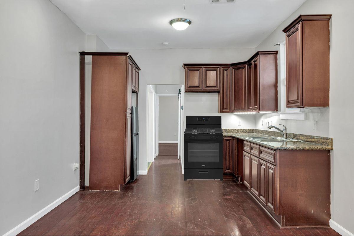 3023 Burdette St - Photo 6 of 10