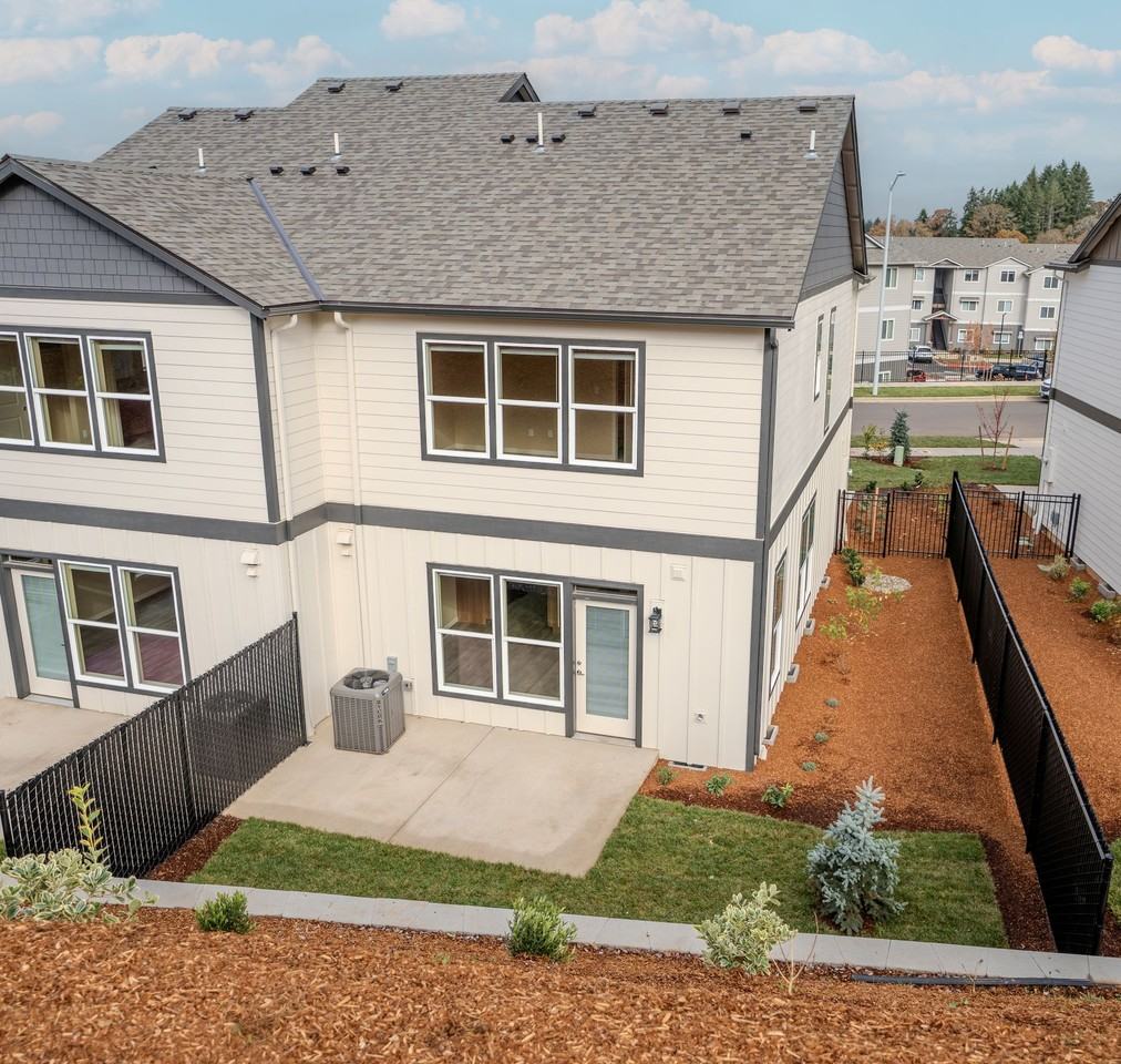 LIBERTY CREST TOWNHOMES - Photo 7 of 29