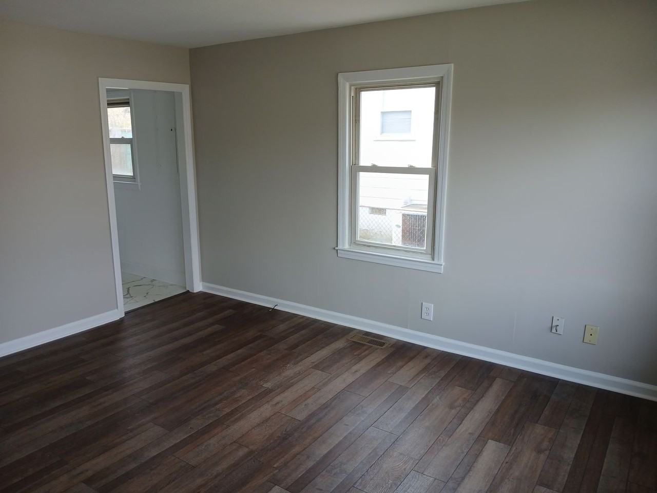 307 Central St - Photo 3 of 19