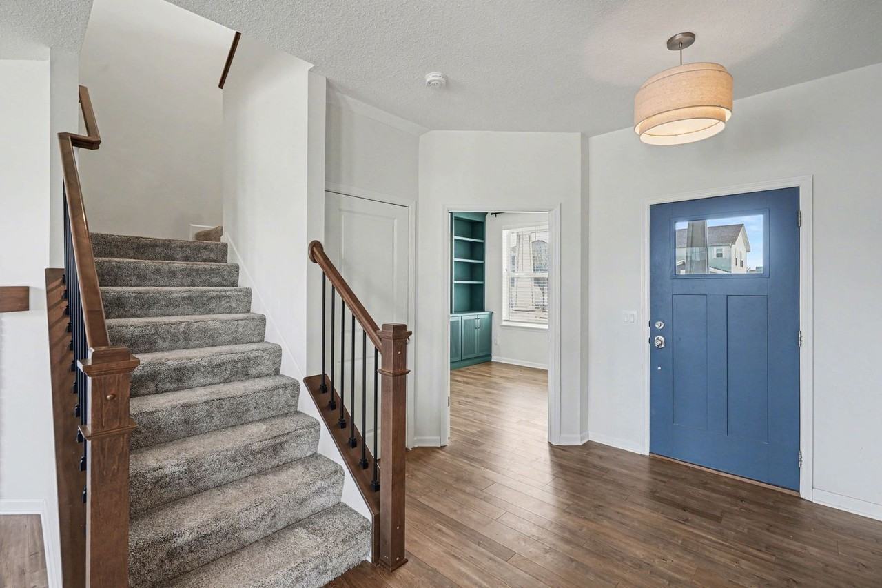 5465 Annapolis Ln N - Photo 5 of 29