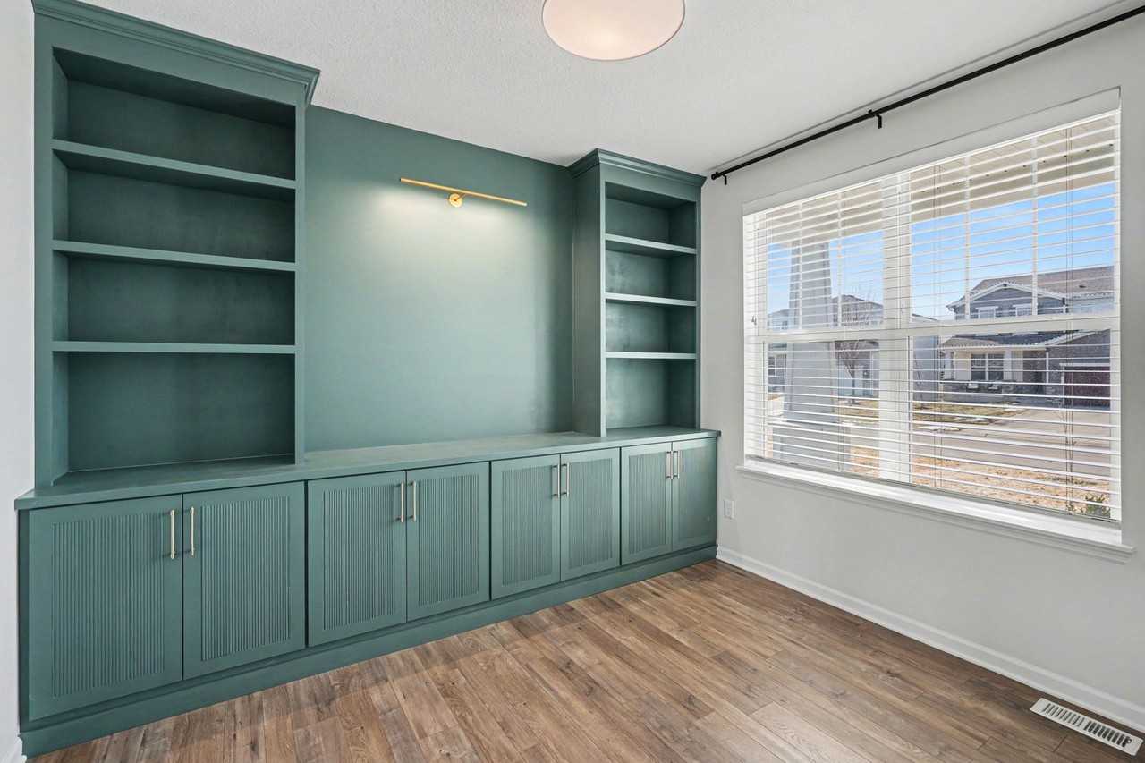 5465 Annapolis Ln N - Photo 6 of 29