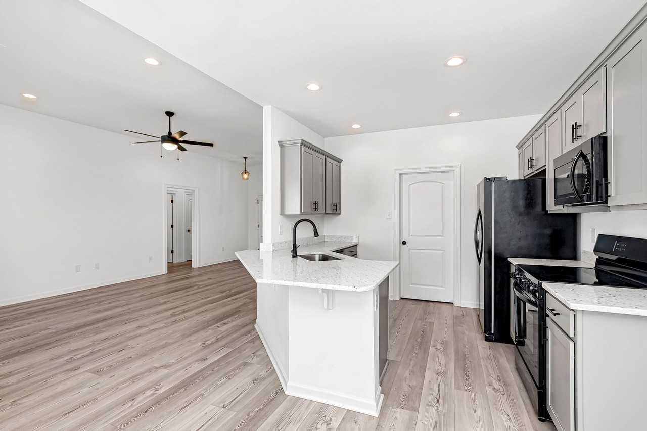 28307 Moreau Ln - Photo 2 of 13