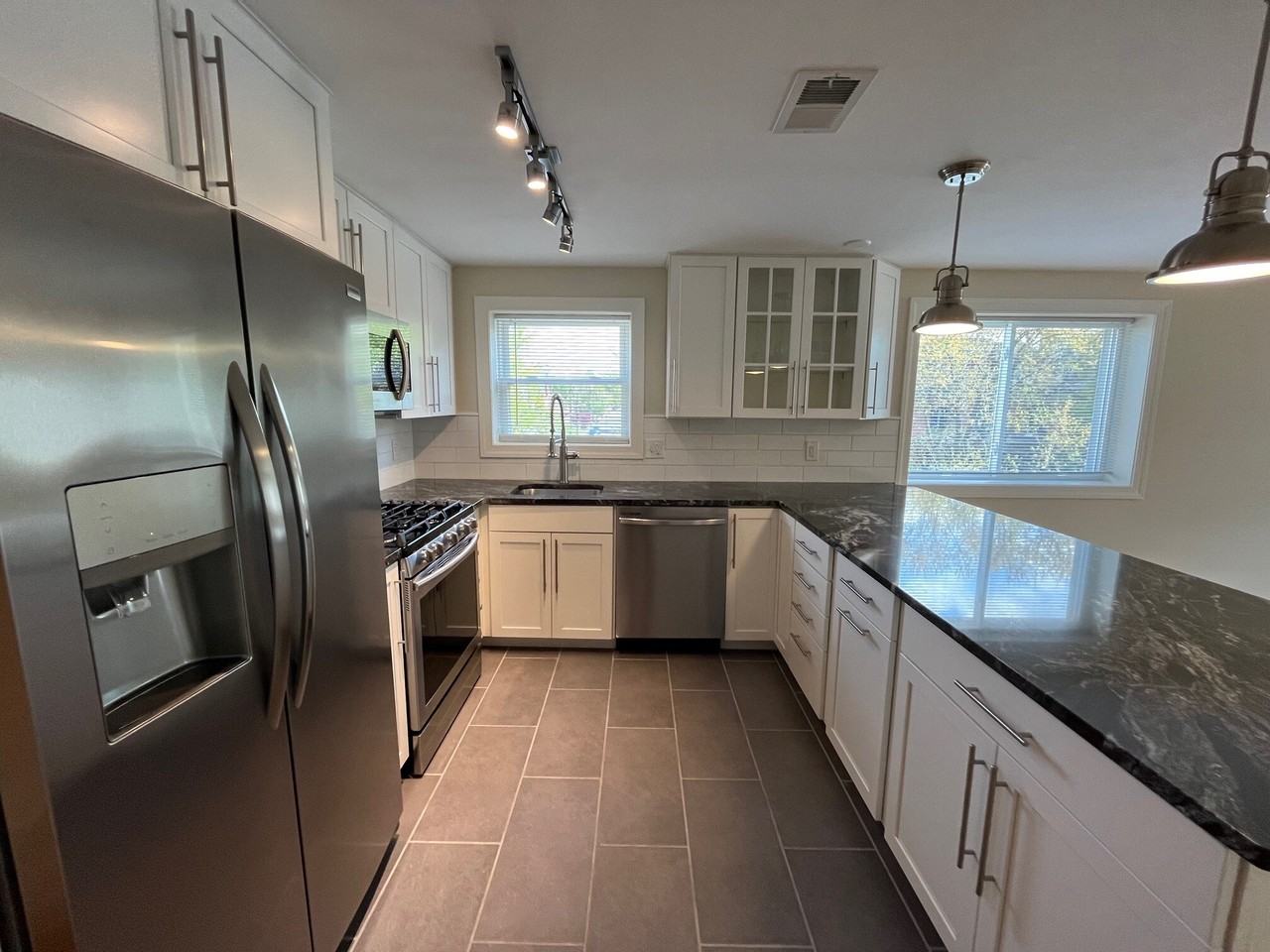 Stanton 5606 - Photo 4 of 50