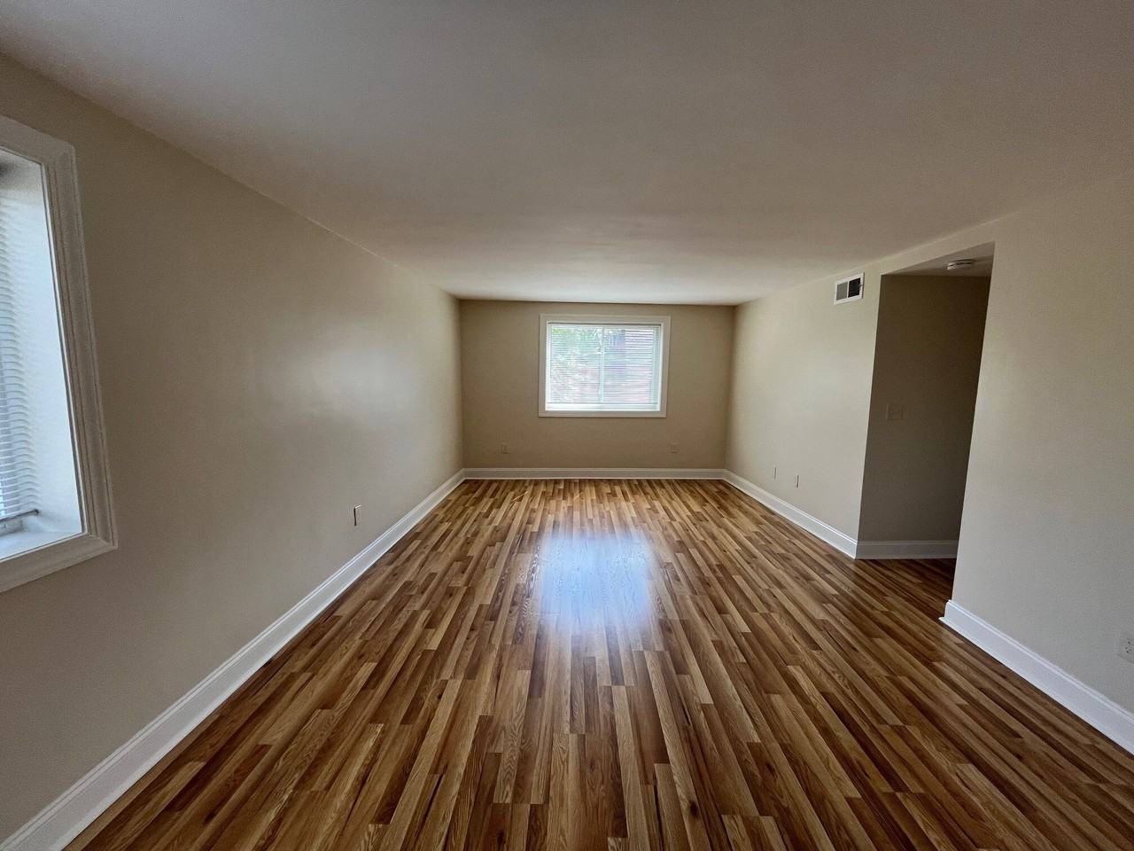 Stanton 5606 - Photo 7 of 50