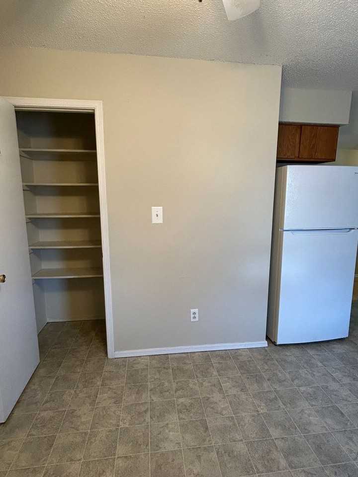 2213 S Hartford Cv - Photo 5 of 21