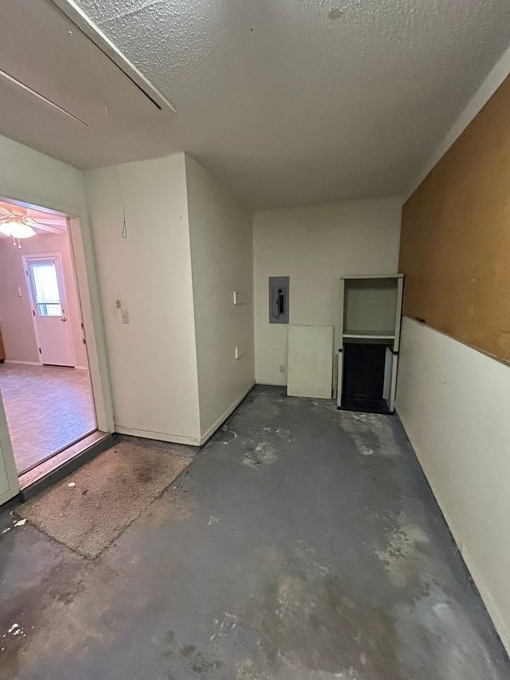 2213 S Hartford Cv - Photo 7 of 21