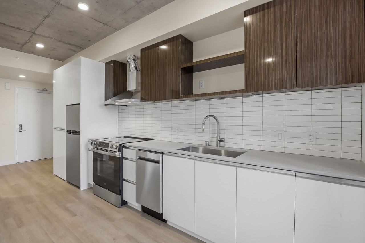 10th and R - Photo 3 of 11