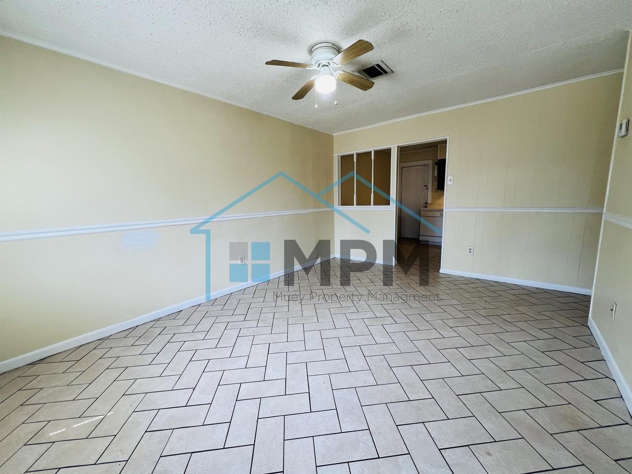 East Lake Apartments - Photo 3 of 8