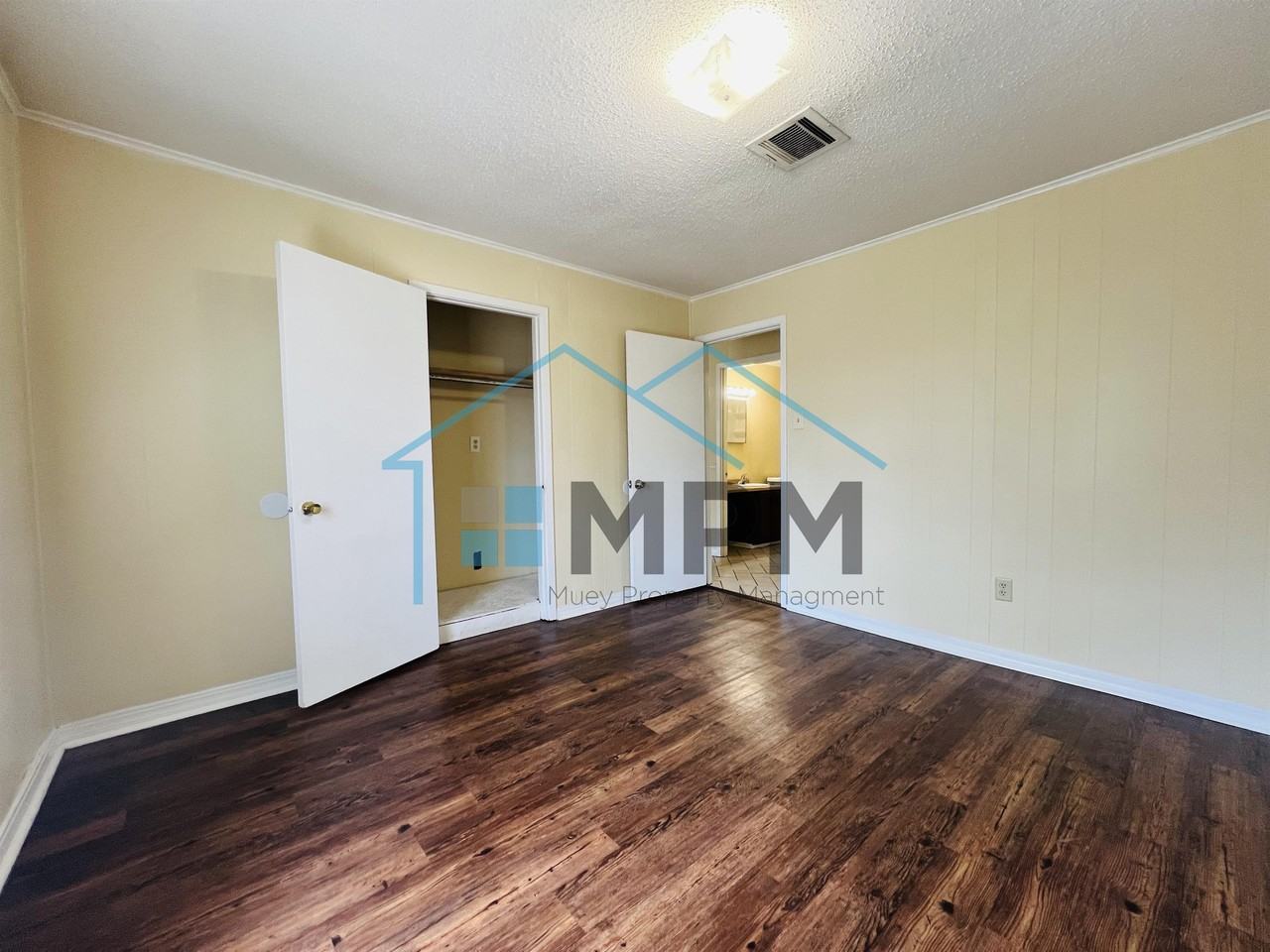 East Lake Apartments - Photo 4 of 8