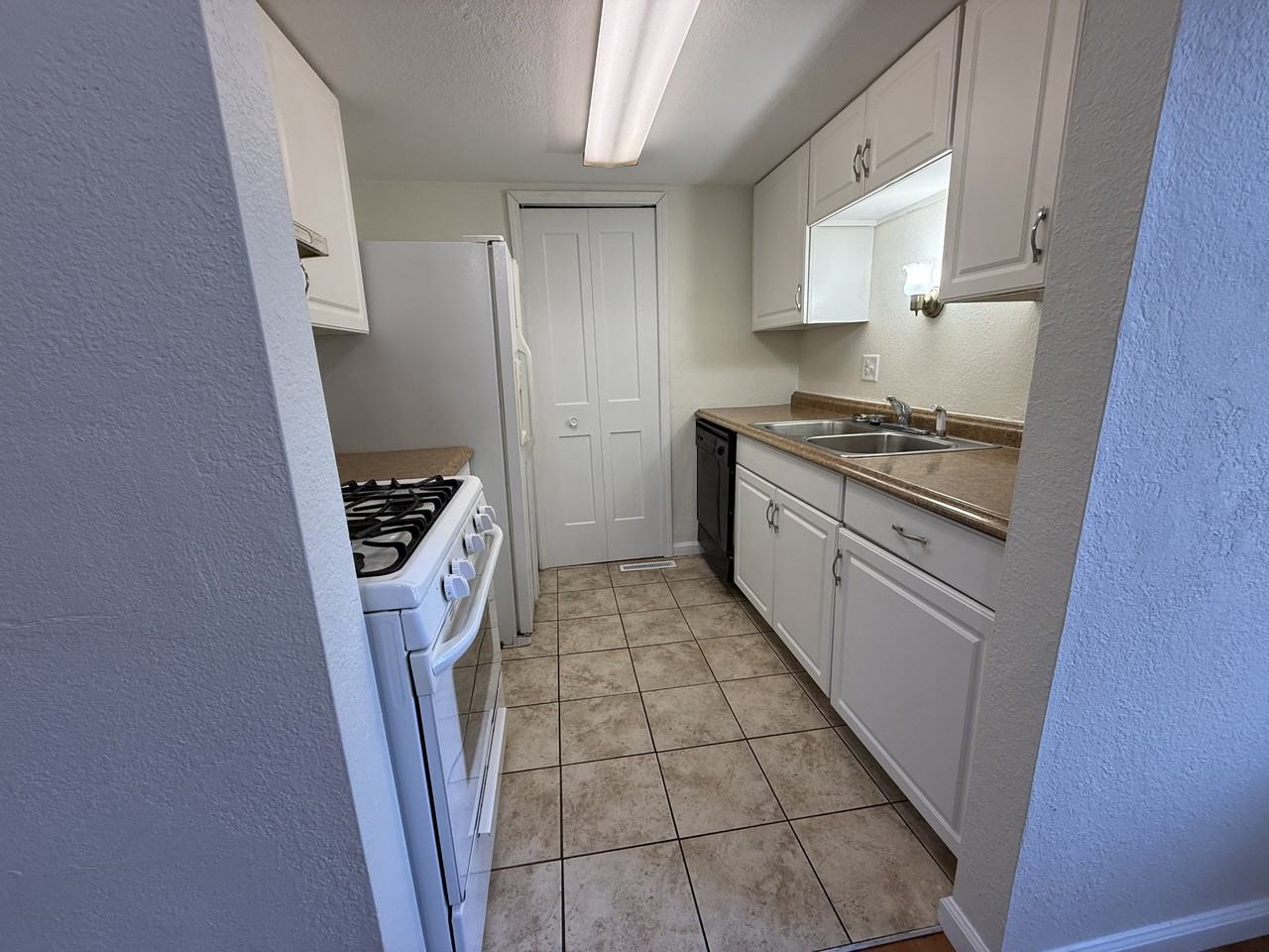 Chip Village: 1825 S Crawford Dr - Photo 5 of 33