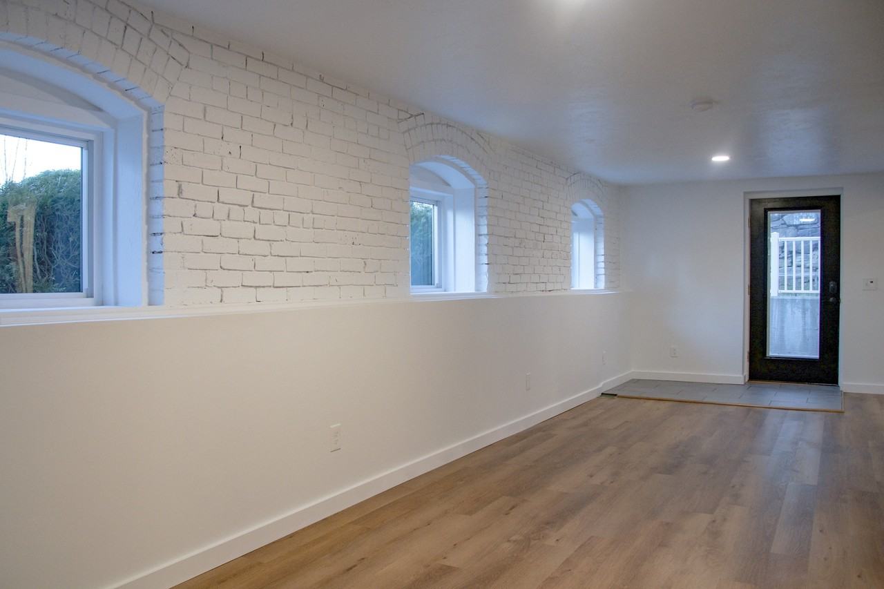 8 School Street - Photo 3 of 17