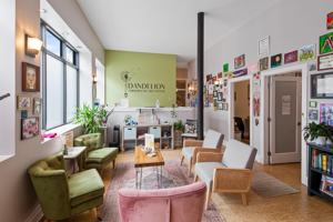 featured image of 1761 W Wilson Ave