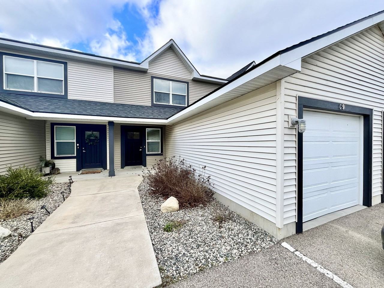 Riverstone Townhomes - Photo 4 of 5