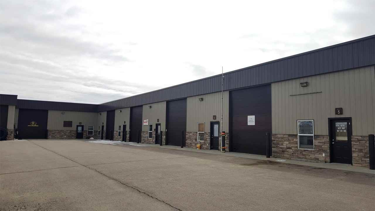 215 Country Club Ln 2 - Photo 2 of 11