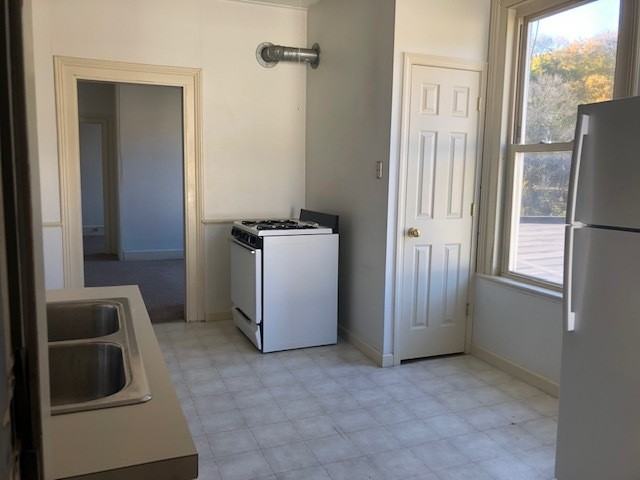 450 Main Street - Photo 2 of 10