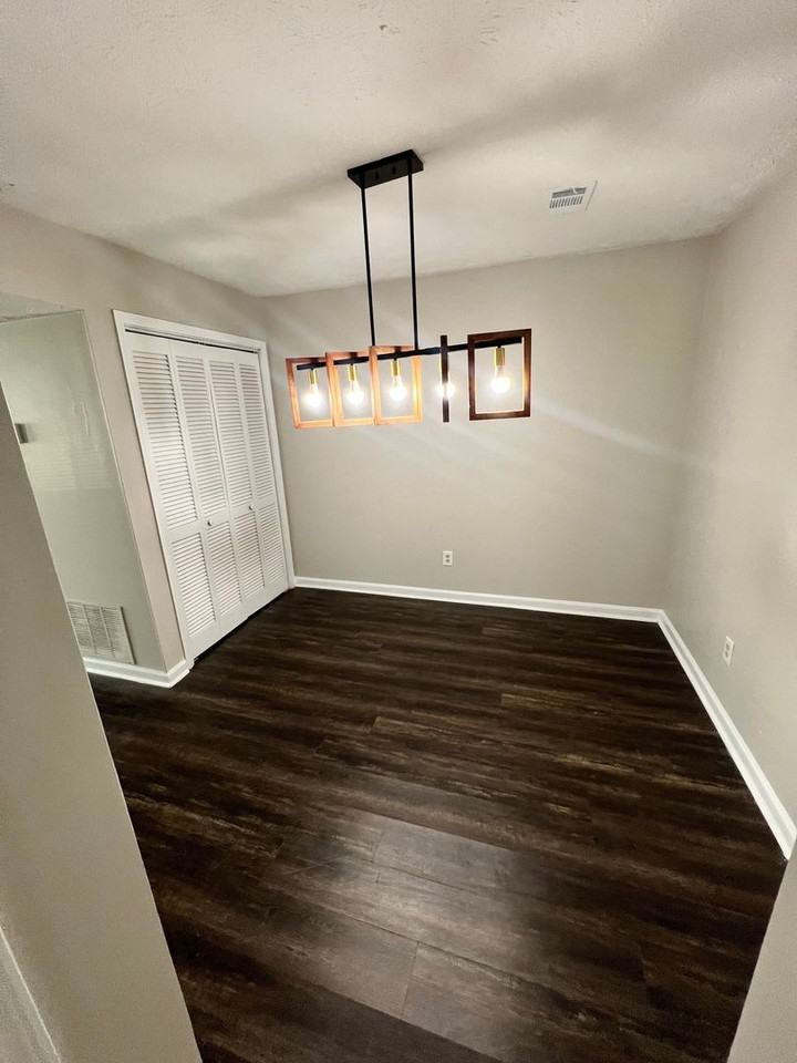 2130 Kings Gate Cir Apt B - Photo 5 of 18