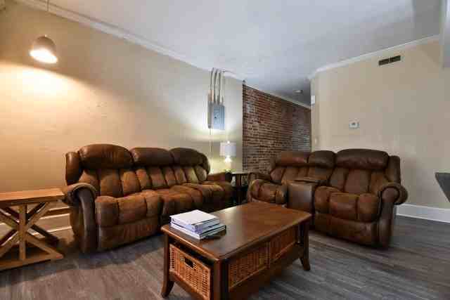 1418 4th Ave. - Photo 2 of 10